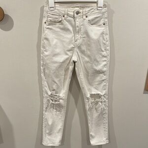 American Eagle Women's Mom Jean Stretch Ripped Jeans White Size 2